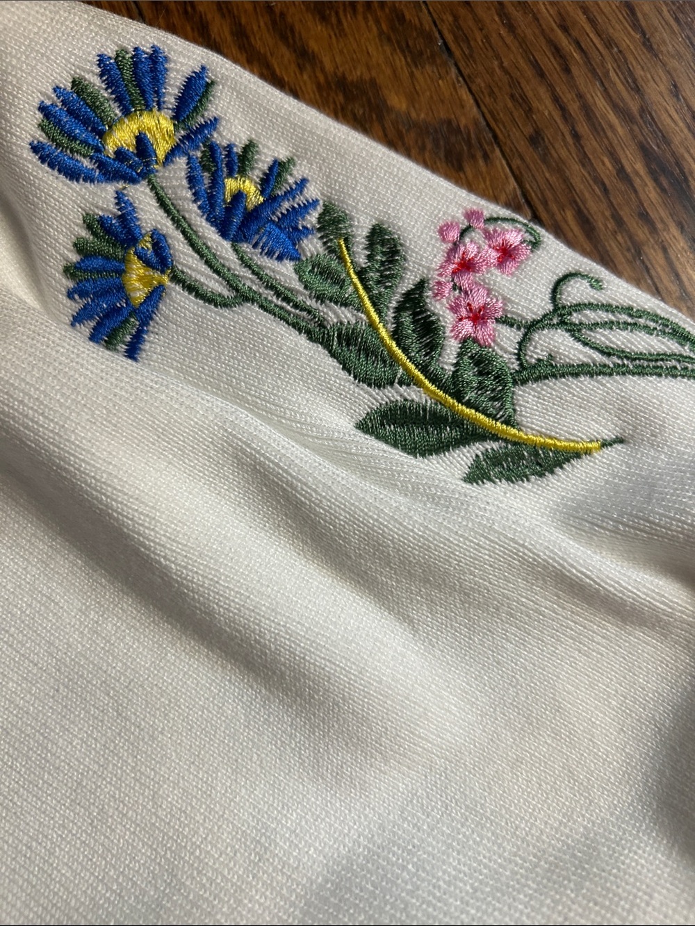 Free Assembly White Floral Embroidered Short-Sleeve Cardigan - Picture 14 of 16